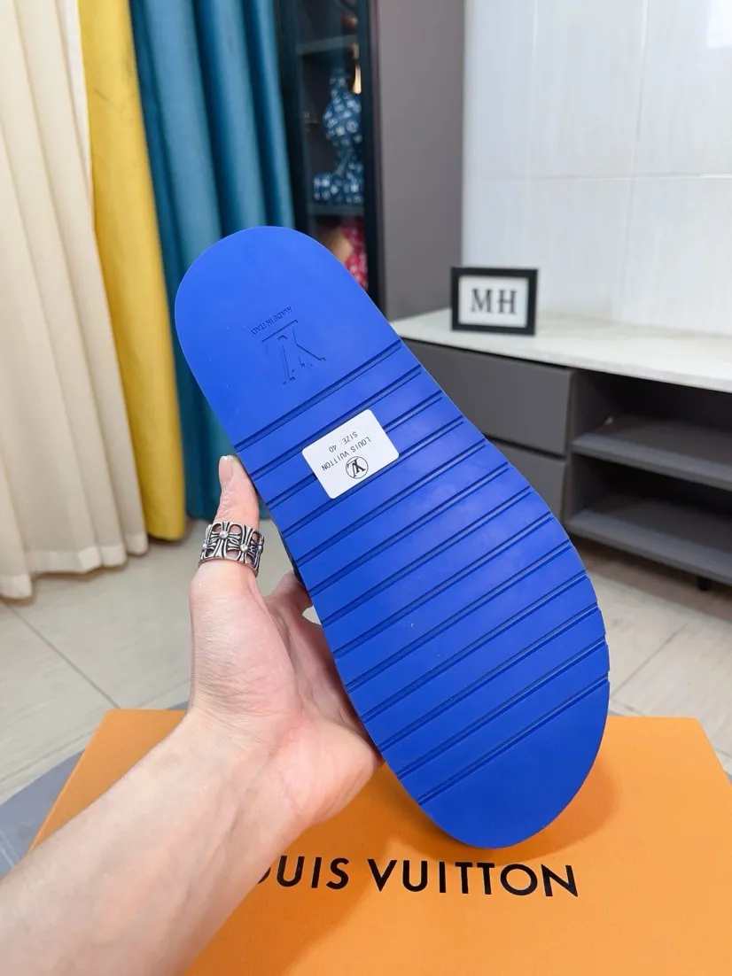 Men's shoes💰300🌹🌹【LV】Multi-color new men's slippers, original quality top version, original special cowhide presbyopia print➕sheepskin on the inside and side, non-slip combination sole, more stable walking, more comfortable and lightweight, high-end and generous, size: 38~44